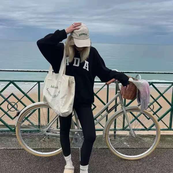 ADA Oversized Hoodie – Relaxed Fit Casual Pullover